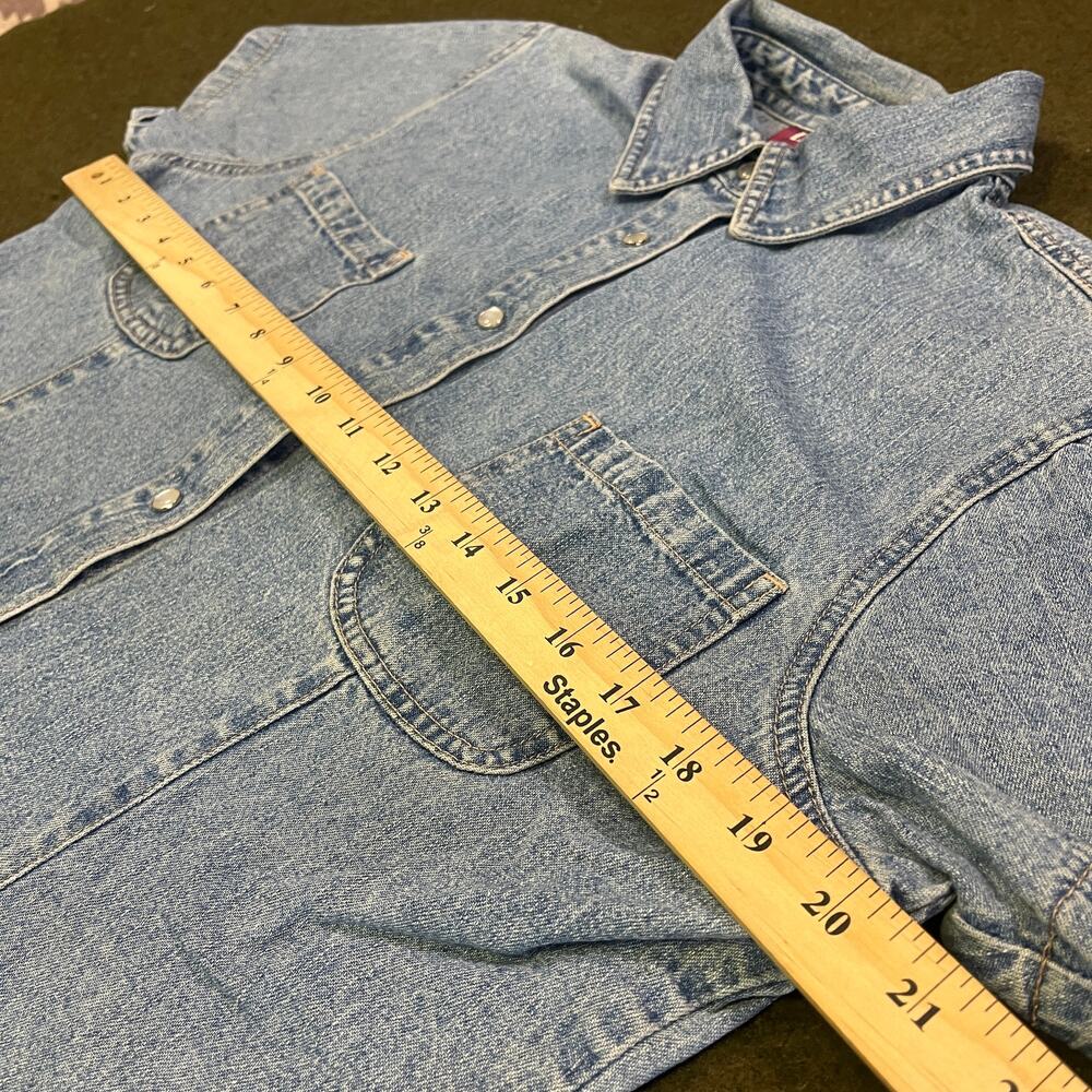 Vintage Denim & Co Shirt Womens Medium Blue Denim Snap Cropped HONG KONG 90s - Picture 4 of 8